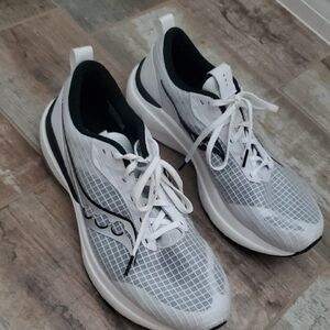 Saucony Grid Pattern White and Black Sneakers